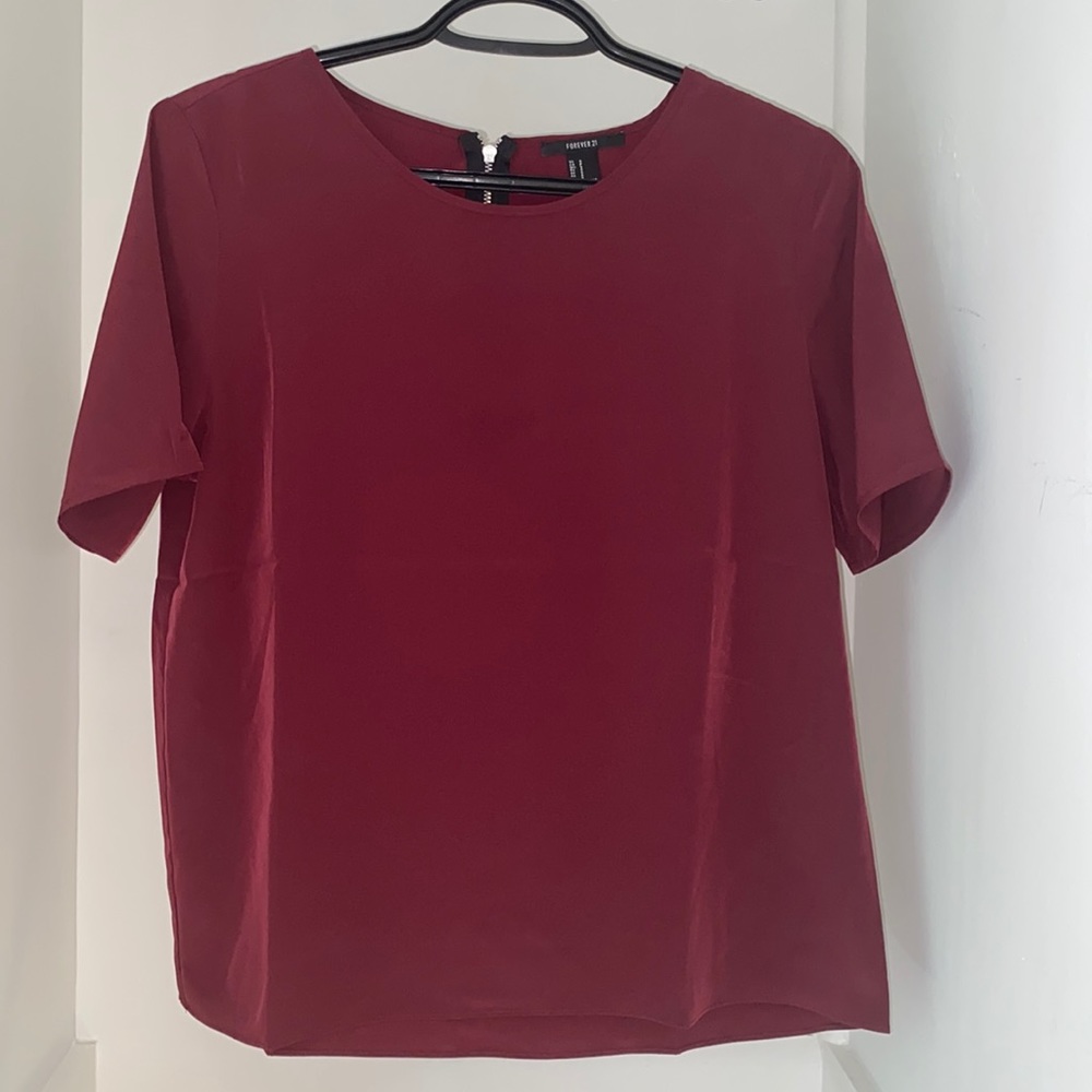 BRAND NEW Forever 21 red top